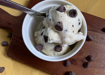 Easy Chocolate Chip Ice Cream